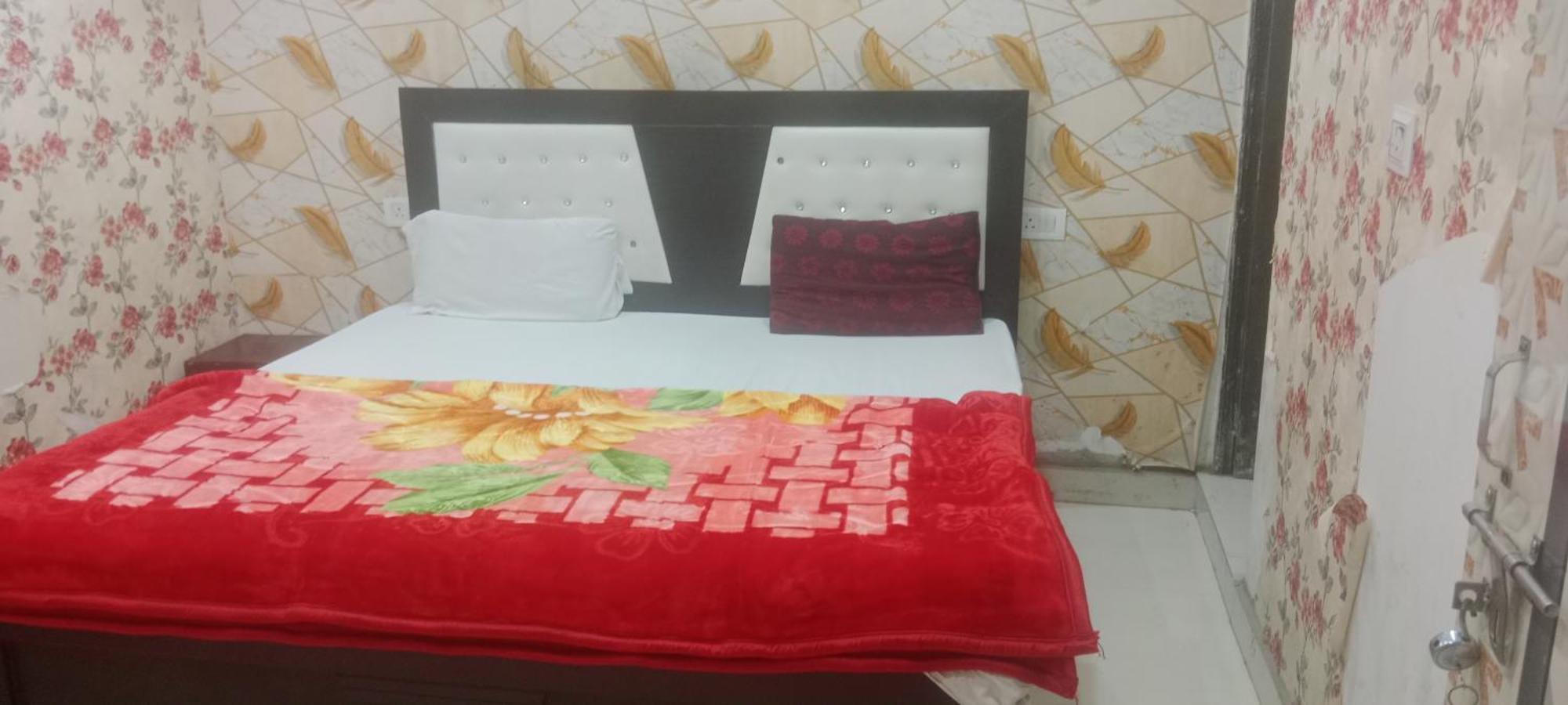 Hotel Raj Rajeswari Dharmshala Ayodhya Zewnętrze zdjęcie
