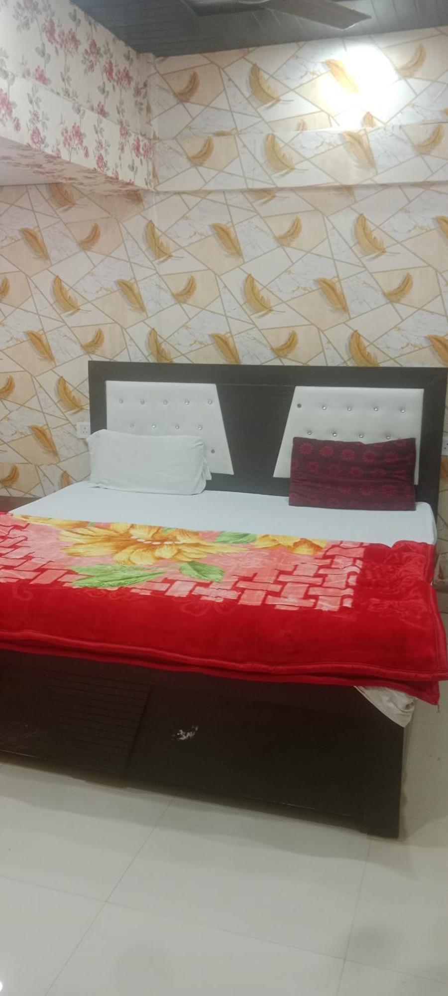 Hotel Raj Rajeswari Dharmshala Ayodhya Zewnętrze zdjęcie