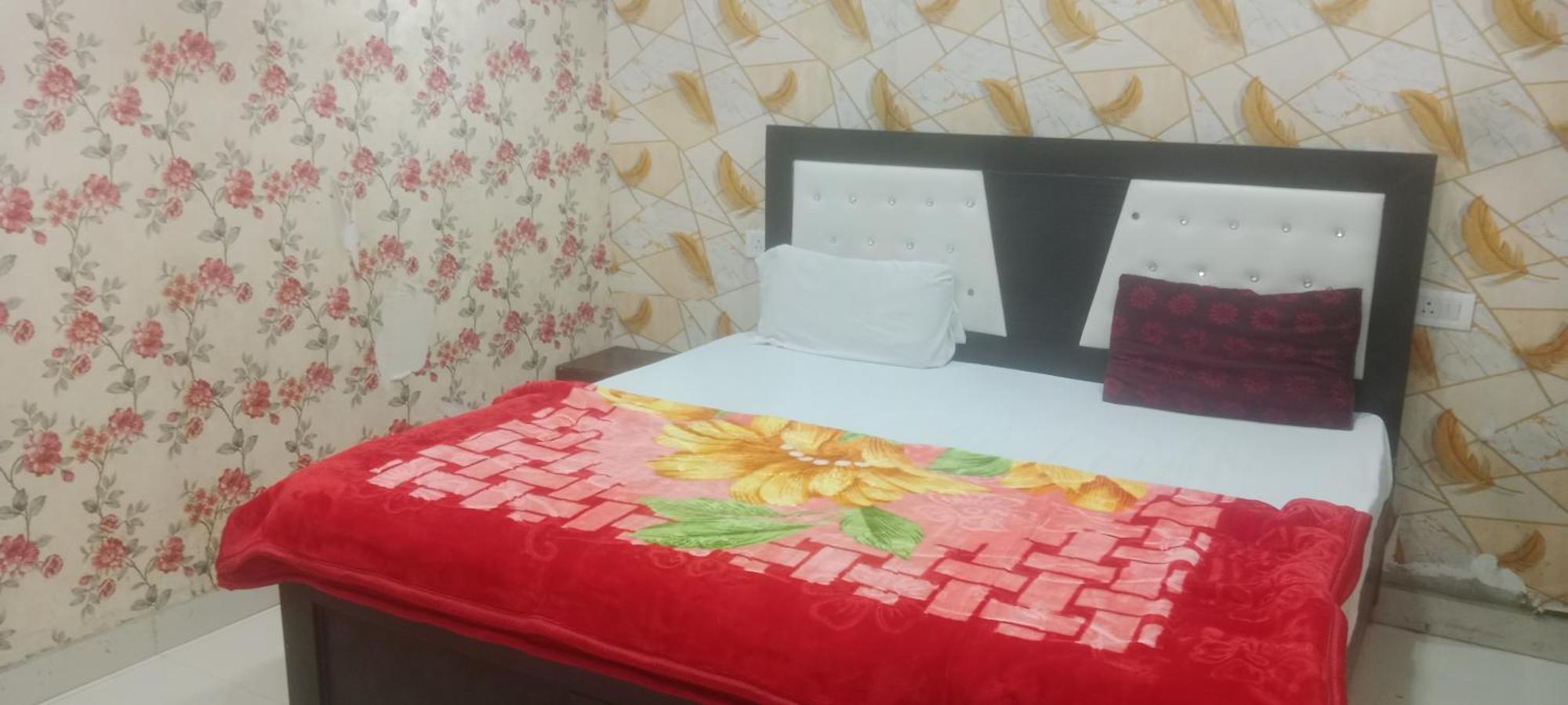 Hotel Raj Rajeswari Dharmshala Ayodhya Zewnętrze zdjęcie